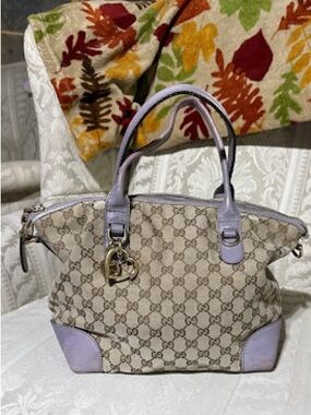 Gucci Horsebit Beige GG Monogram Shoulder Bag with Lavender Trim and Gold Charm